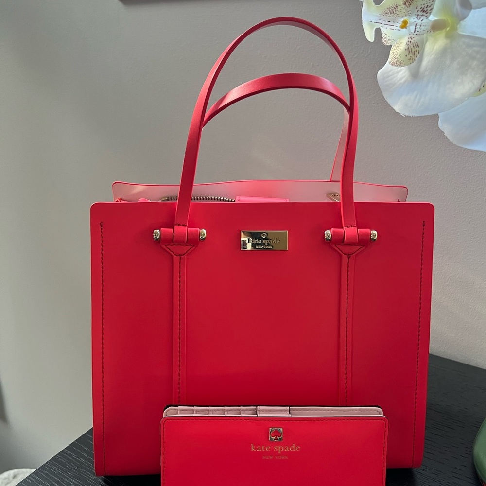 NEW Kate Spade Tote with matching wallet.